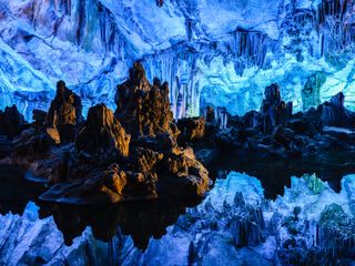 غار فلوت نی – گویلین، چین (Reed Flute Cave)
