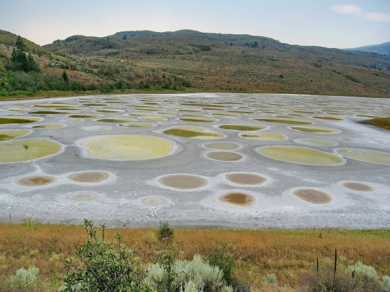 دریاچه خالدار کانادا (Spotted Lake)